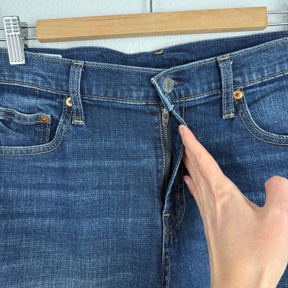 GAP Women’s 5” Short Mid Rise Dark Denim Short 30 10R - Picture 3 of 7